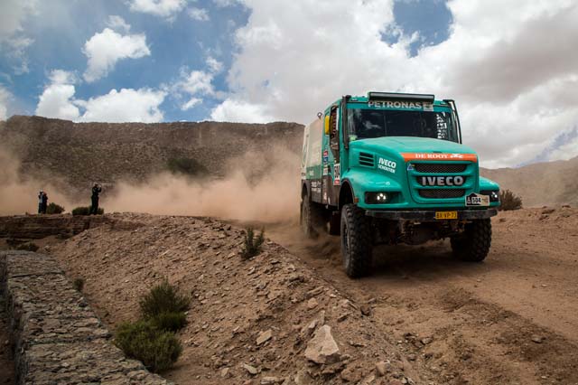 El Iveco Powerstar con morro conducido por Gerard Derooy.